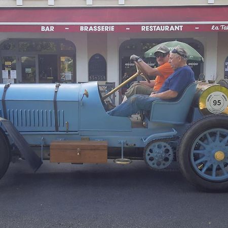 Logis Hotel Du Champ De Foire Saint-Aulaye-Puymangou Eksteriør billede