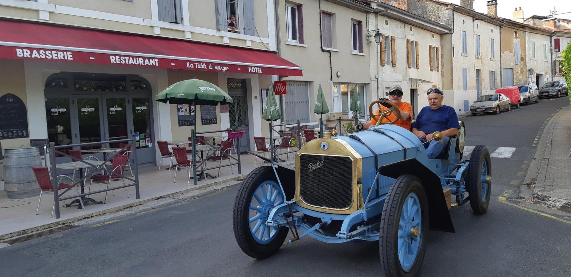 Logis Hotel Du Champ De Foire Saint-Aulaye-Puymangou Eksteriør billede