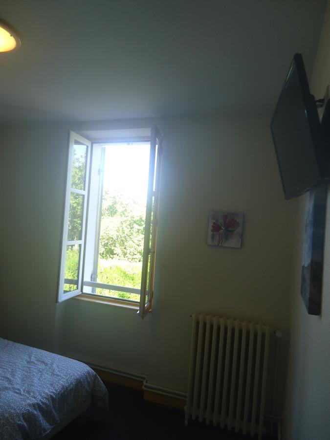 Logis Hotel Du Champ De Foire Saint-Aulaye-Puymangou Eksteriør billede